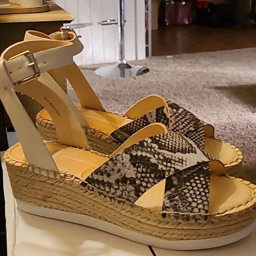 ♡💥3/$55💥♡♡ Dolce Vita  Crisscross Womens  Wedge Shoes  sz 7.5 & 8.5